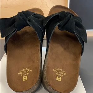 white mountain bow footbed sandals